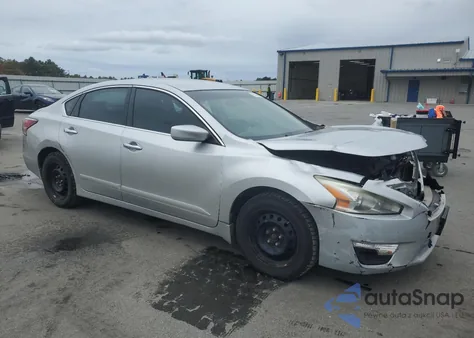2015 Nissan Altima 2.5 z USA, uszkodzony, nr VIN 1N4AL3AP8FC469682